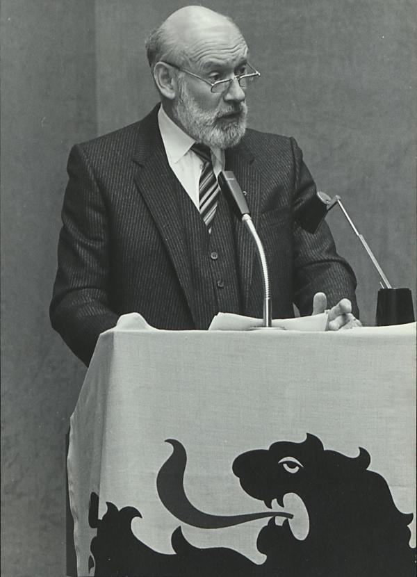 Hugo Reinhard spreekt op de academische zitting van Kredietbank over Karel Buls, 08/10/1981 Hugo Reinhard spreekt op de academische zitting van Kredietbank over Karel Buls, 08/10/1981